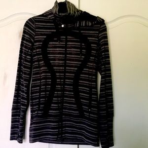 Lululemon size 8 zip up jacket